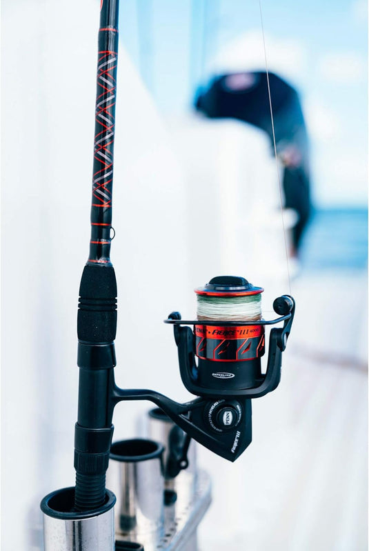 PENN Fierce III Spinning Inshore Fishing Reel, Size 2500, Right/Left Handle Position, Front Drag for Smooth Operation, Saltwater Fishing Reel,Black/Red